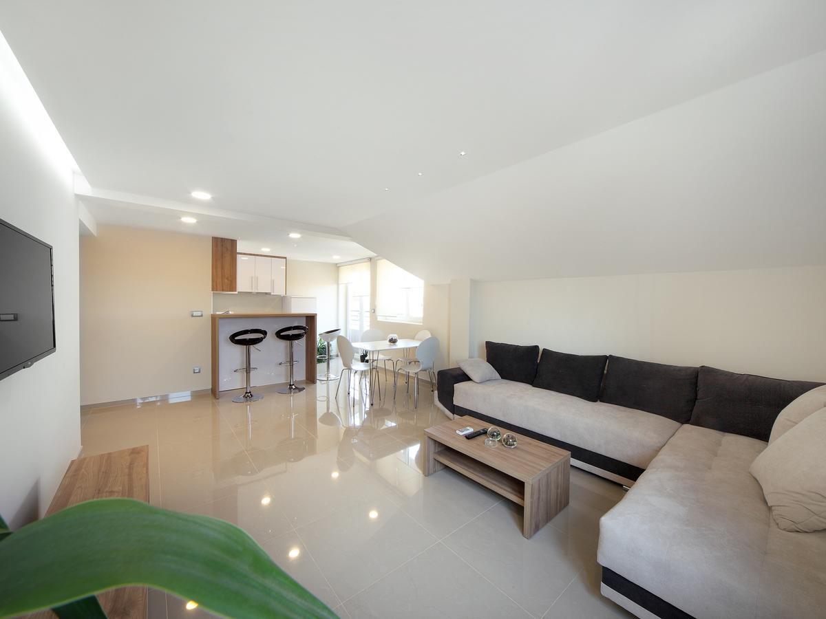 Agent Lux Apartments Jagodina Eksteriør billede
